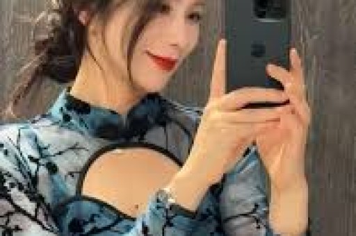 斗鱼女主播忘关摄像头私密画面流出！虚假人设彻底翻车